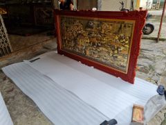 Tranh Đồng Quê Nền Vàng Cạo Xước Khung Đục Hoa Tây Kích Thước 197*107 Cm