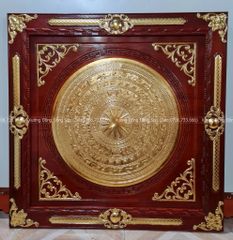 Tranh Trống Đồng Mặt Gò Khung Gỗ Sồi Dát vàng Kích Thước 115*115 Cm Khung Vuông