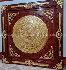 Tranh Trống Đồng Mặt Gò Khung Gỗ Sồi Dát vàng Kích Thước 115*115 Cm Khung Vuông