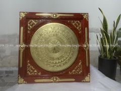 Tranh Trống Đồng Mặt Gò Khung Gỗ Sồi Dát vàng Kích Thước 140*140 Cm Khung Vuông