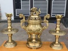 Bộ Tam Sự Nến Bằng Đồng Vàng Song Long Chầu Nguyệt Cao 45 Cm