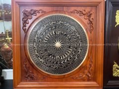 Tranh Trống Đồng Đỏ Đúc Khung Hương Kích Thước 90*90 Cm Khung Vuông
