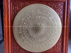 Tranh Trống Đồng Mặt Trống Dát Vàng Thúc Tay Kích Thước 80*80 Cm Khung Vuông
