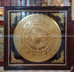 Tranh Trống Đồng Mặt Trống Thúc Tay Kích Thước 100*100 Cm có kính Khung Vuông