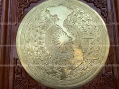 Tranh Trống Đồng Mặt Trống Dát Vàng - Mặt Gò Kích Thước 80*80 Cm Khung Vuông