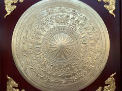 Tranh Trống Đồng Khung Hương Dát Vàng Kích Thước 90*90 Cm Khung Vuông