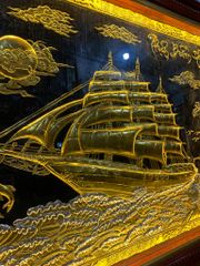 Tranh Đồng Thuận Buồm Xuôi Gió 170*90 Cm Nền Đen Dát Vàng