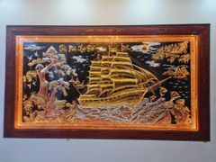 Tranh Thuận Buồm Xuôi Gió Kích Thước 330 x180  Đồng Vàng Nền Đen Dát  - Khung Sồi Đục Hoa Văn