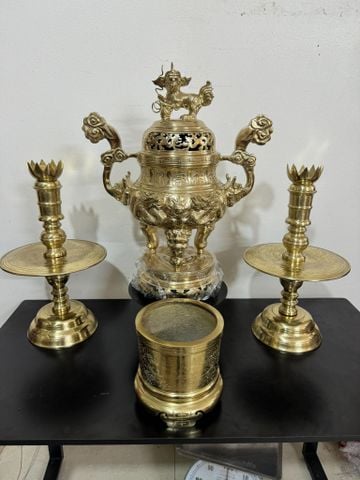 Bộ Tam Sự Nến Bằng Đồng Cát Tút Song Long Chầu Nguyệt Cao 60 Cm + Bát Hương 20Cm