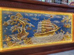 Tranh Thuận Buồm Xuôi Gió Nền Xanh Dát Tam Khí Kích Thước 243 x 133 - Khung Đục Triện Hoa Văn.
