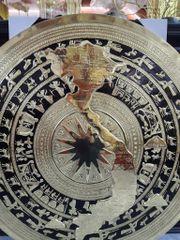 Mặt Trống Đồng Thúc Tay - Đồng Vàng Đường Kính 80cm - Đánh Bóng Vẽ Nền Đen