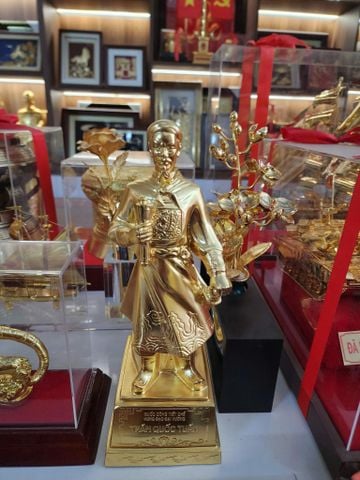 Tượng Danh Nhân- Trần Quốc Tuấn Cao 30Cm- Đồng Vàng- Dát Vàng