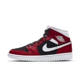  Air Jordan 1s mid 'Chicago Bull' 