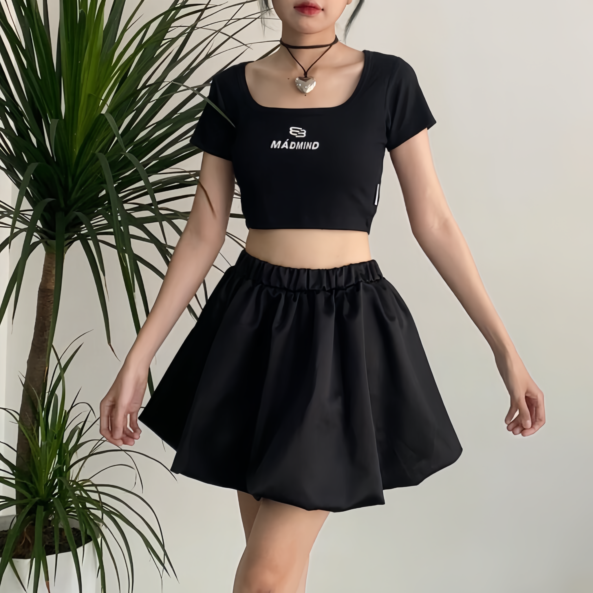  Áo Thun Croptop Cổ Chữ U - MM Era Croptop With U-Neck - Màu Đen 