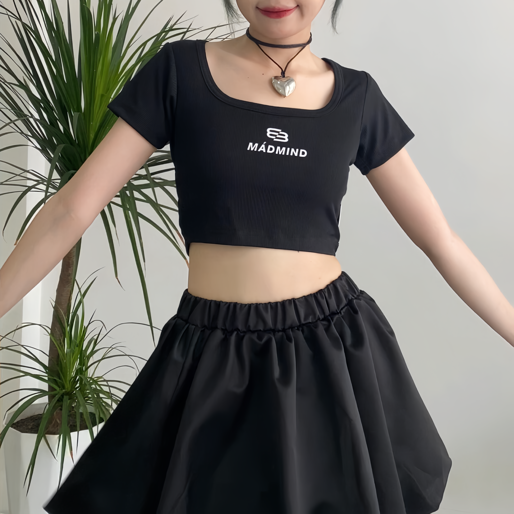  Áo Thun Croptop Cổ Chữ U - MM Era Croptop With U-Neck - Màu Đen 