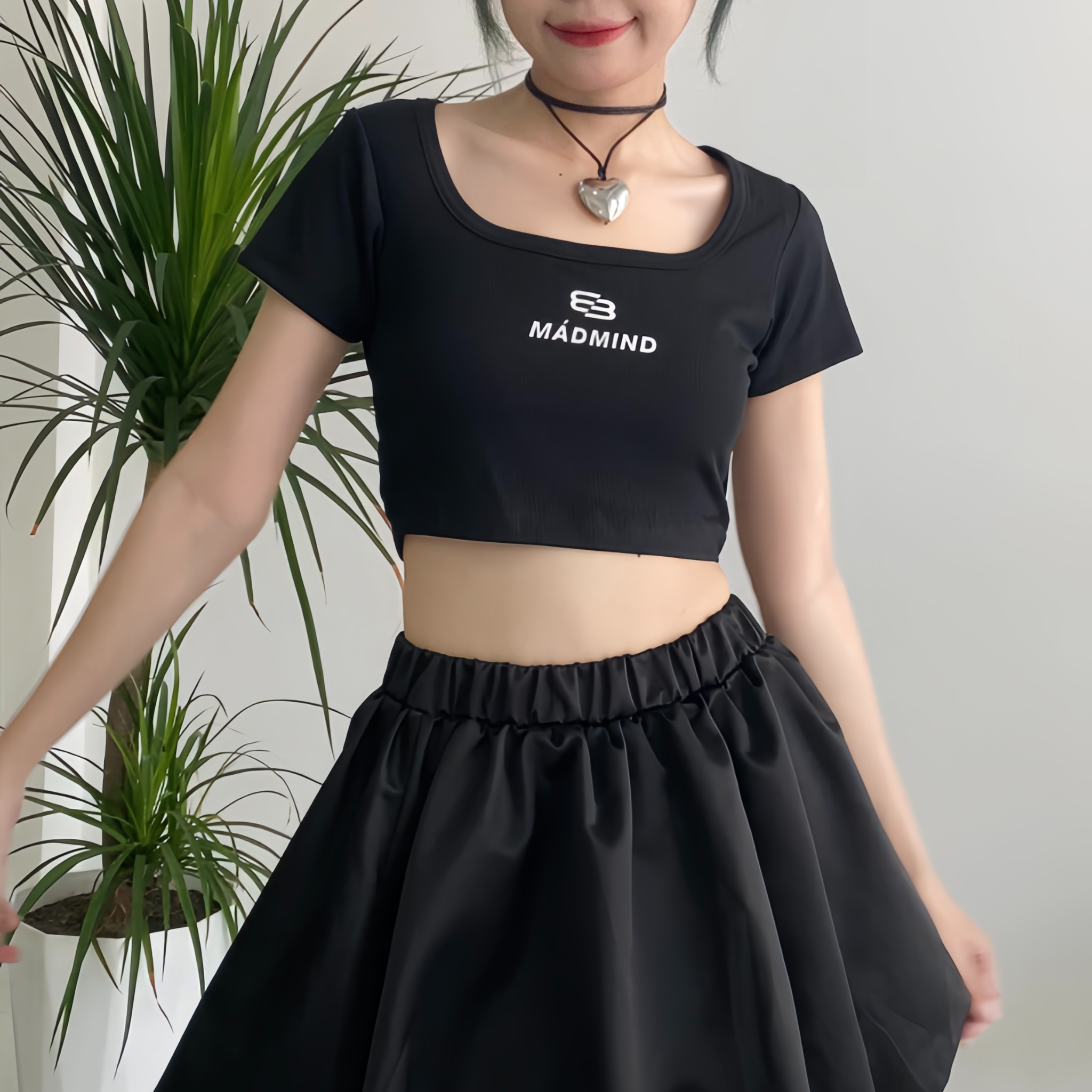  Áo Thun Croptop Cổ Chữ U - MM Era Croptop With U-Neck - Màu Đen 