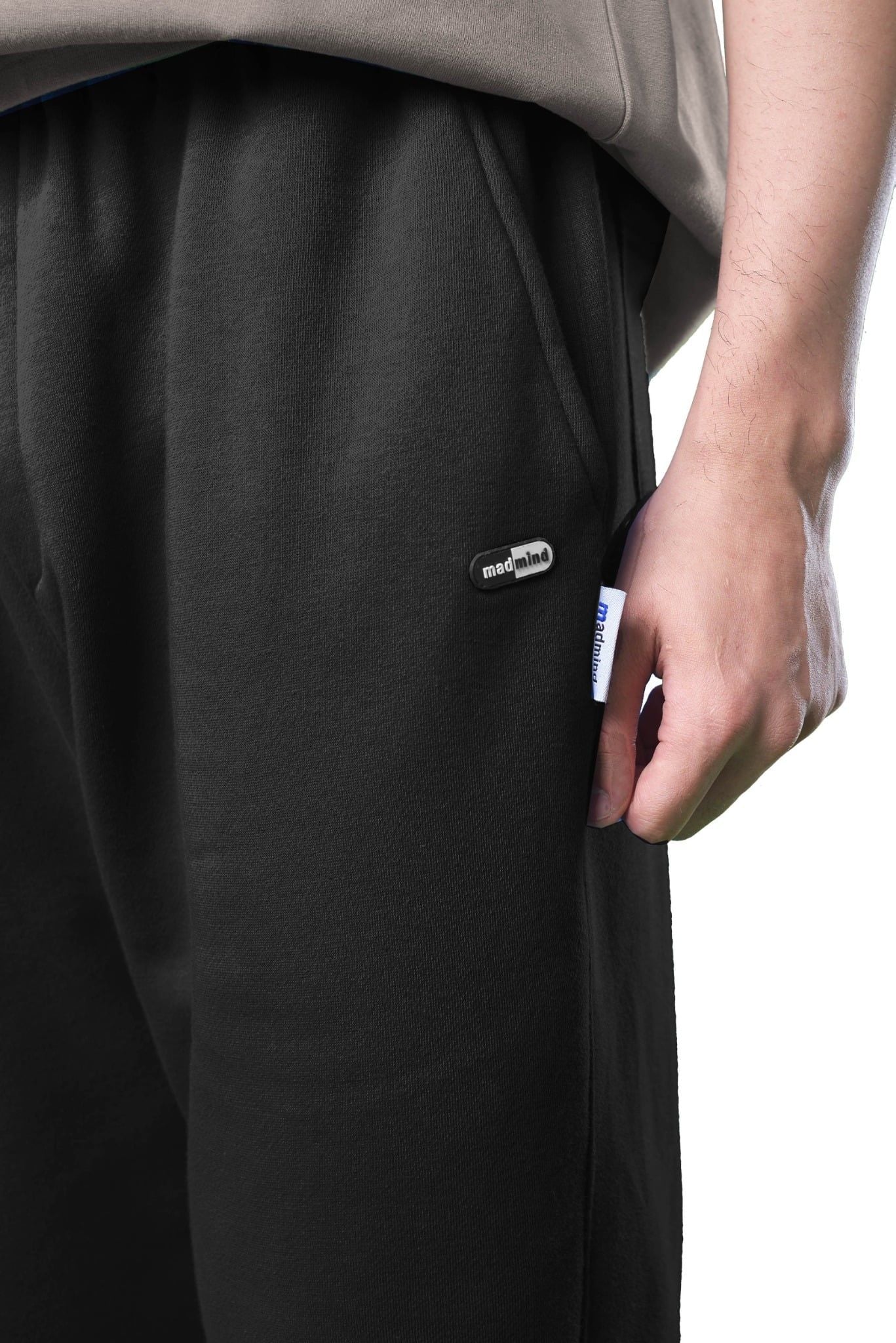  Quần Dài Premium Logo Madmind Nỉ Bông Màu Đen 