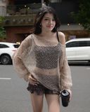  Áo Nữ Lưới Trễ Vai CHIC MADMIND - Màu Nâu 