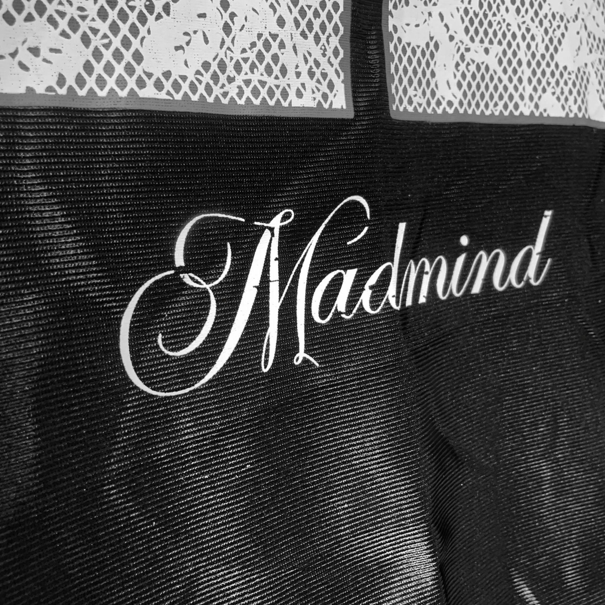  Áo Thun Nữ Lệch Vai Tay Dài Họa Tiết Phối 2 Sọc Ren Fancy Sweater MADMIND - Màu Đen 