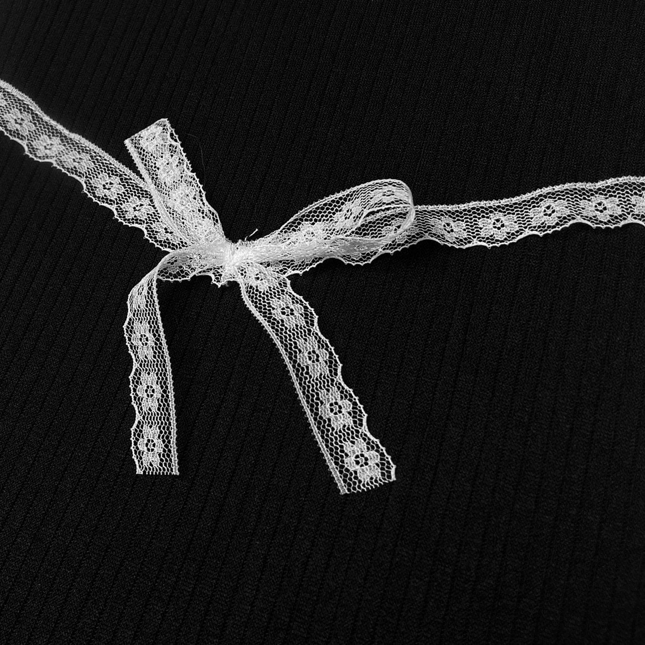  Áo Hai Dây Nữ Đính Nơ Bowie Top MADMIND - Màu Đen 