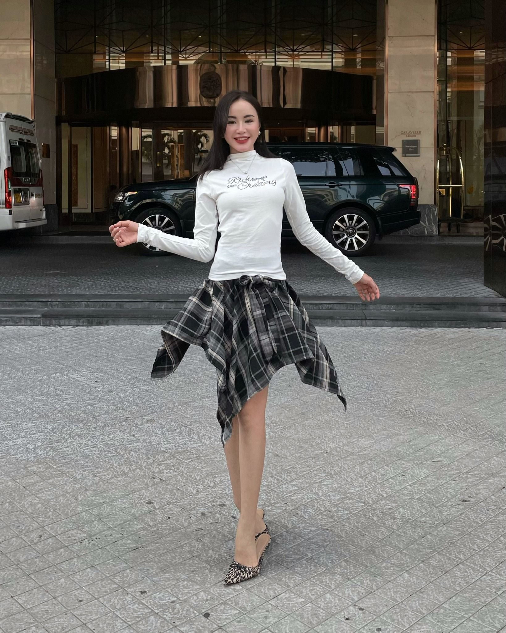  Áo Nữ Thiết Kế Vani MADMIND - Màu Trắng 