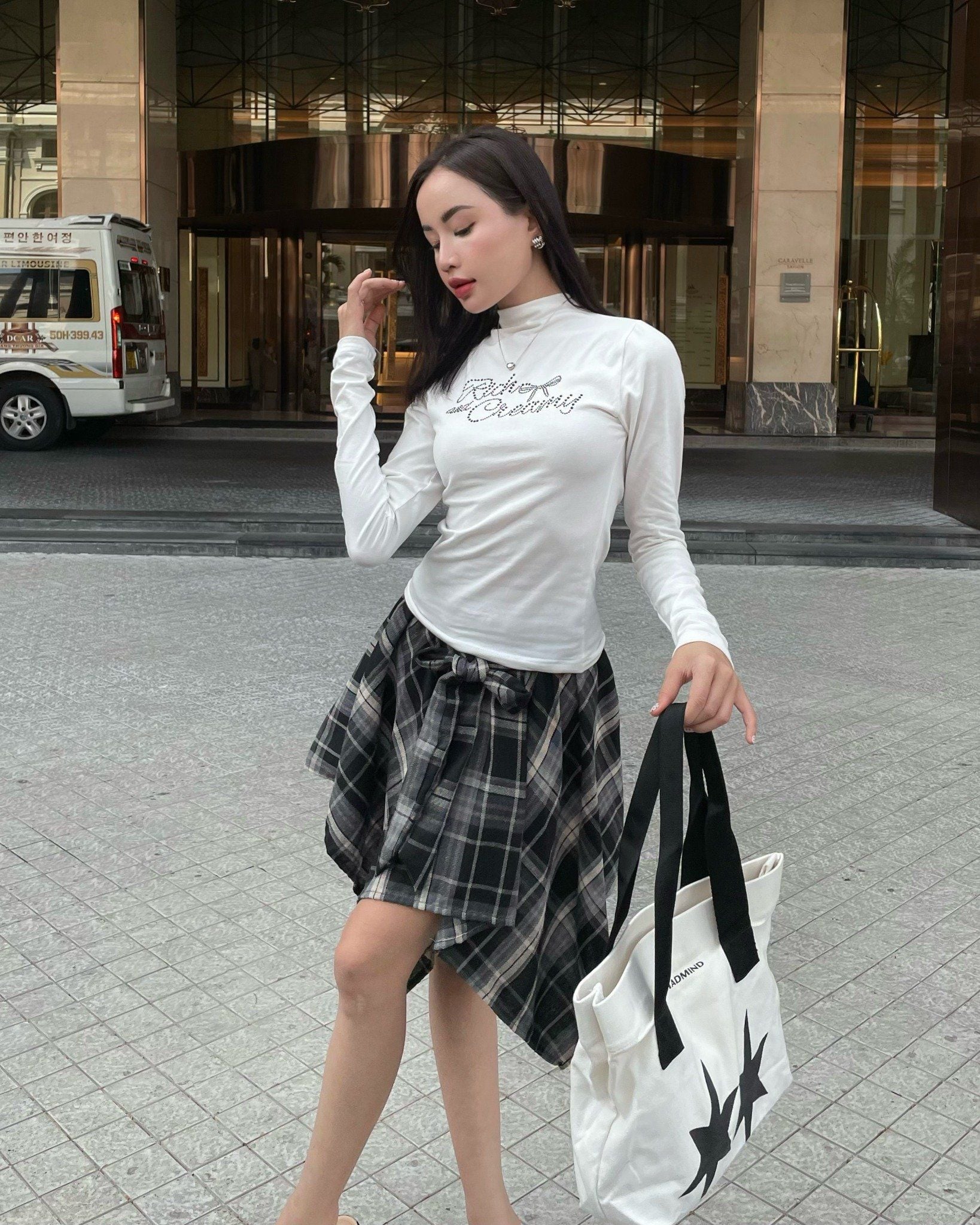  Áo Nữ Thiết Kế Vani MADMIND - Màu Trắng 