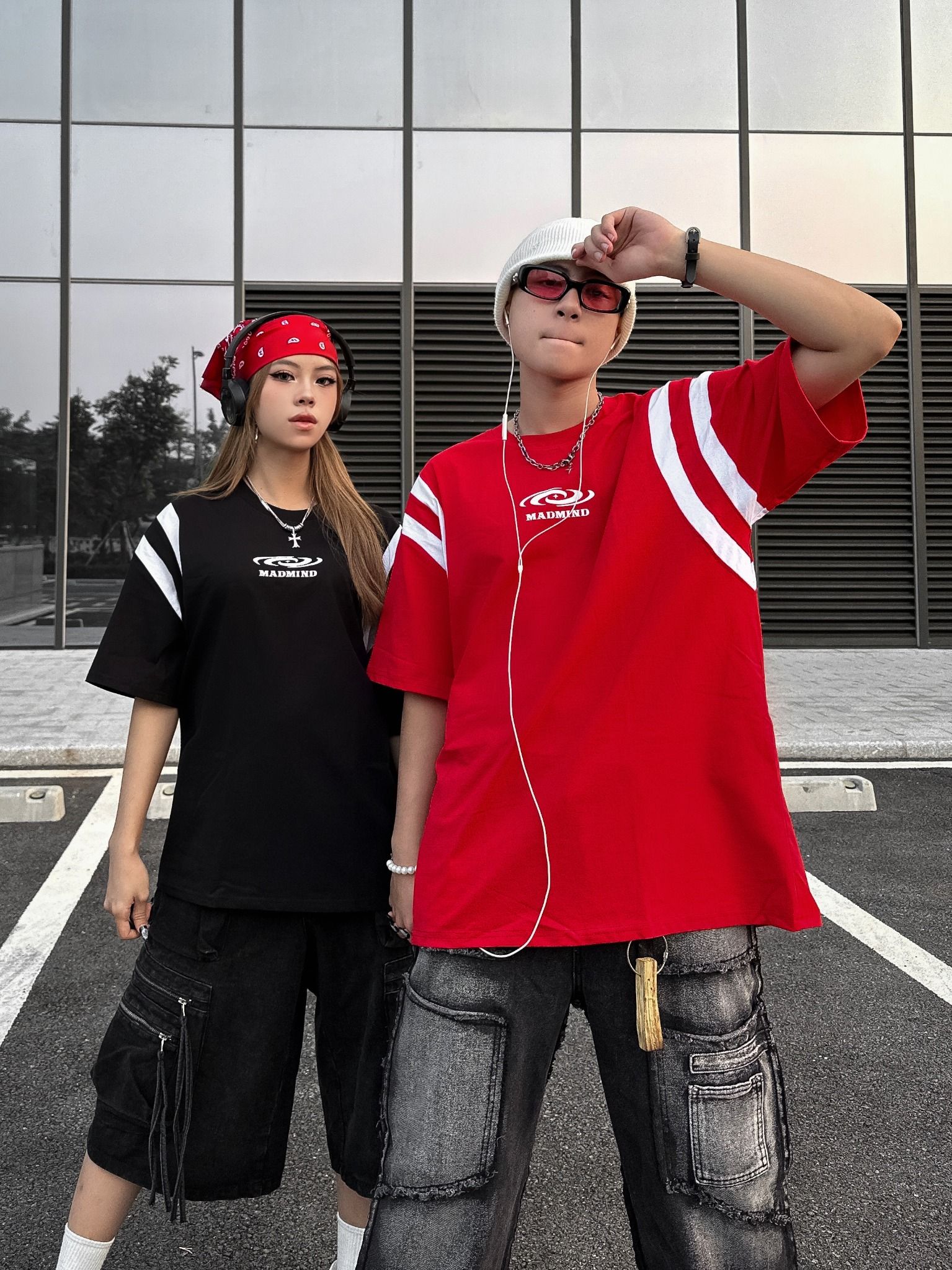  Áo Thun Ngắn Tay In Logo Phối Viền Tay Unisex Curve Tshirt Madmind 100% Premium Cotton - Màu Đen 