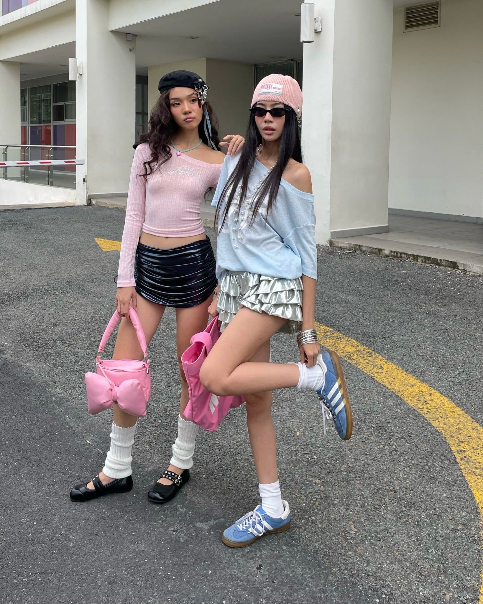  Chân Váy Nữ Ngắn Crystal Skirt MADMIND - Màu Đen 