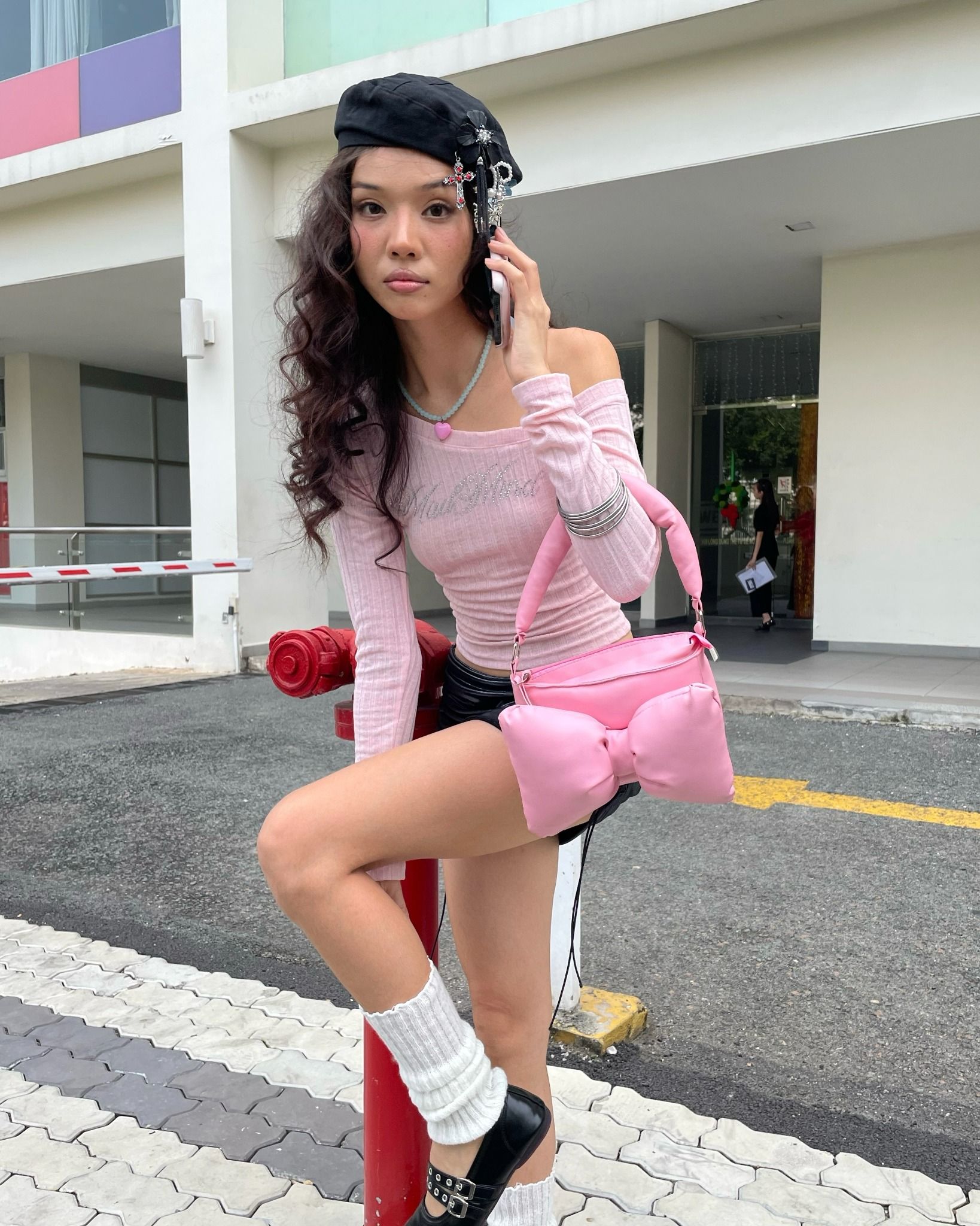  Áo Thun Len Nữ Trễ Vai Ôm Body Tay Dài Họa Tiết Đính Đá Twinkle Top MADMIND - Áo Lệch Vai Màu Hồng 