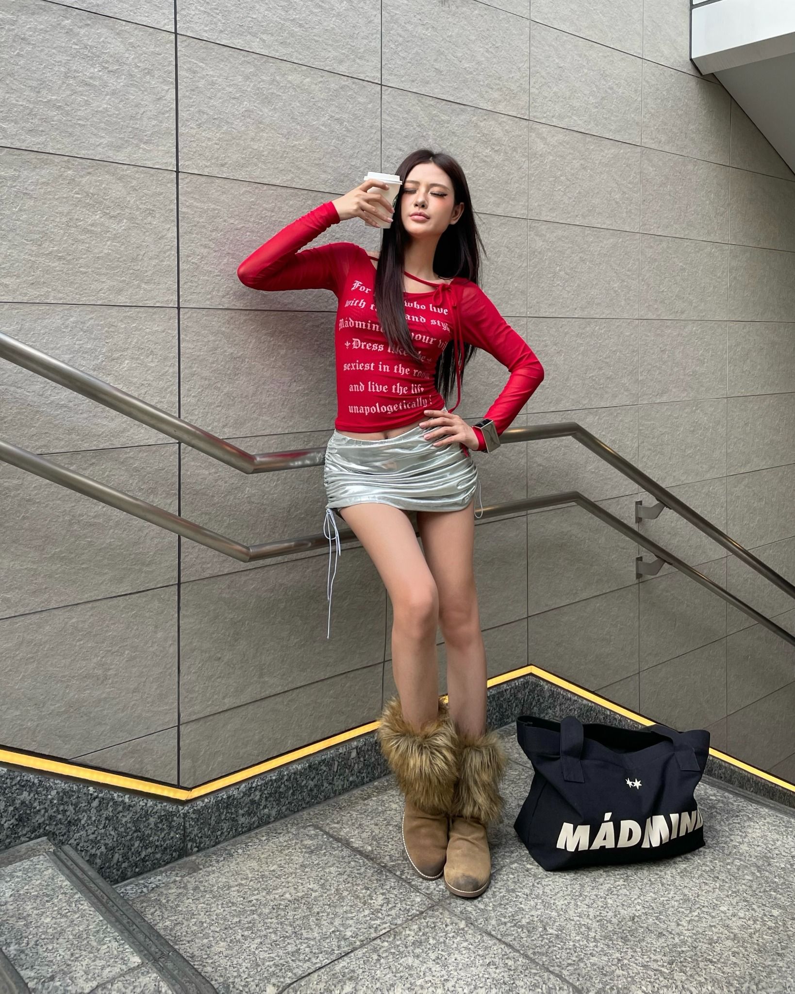  Áo Nữ Trễ Vai TASTY MADMIND - Màu Đỏ 