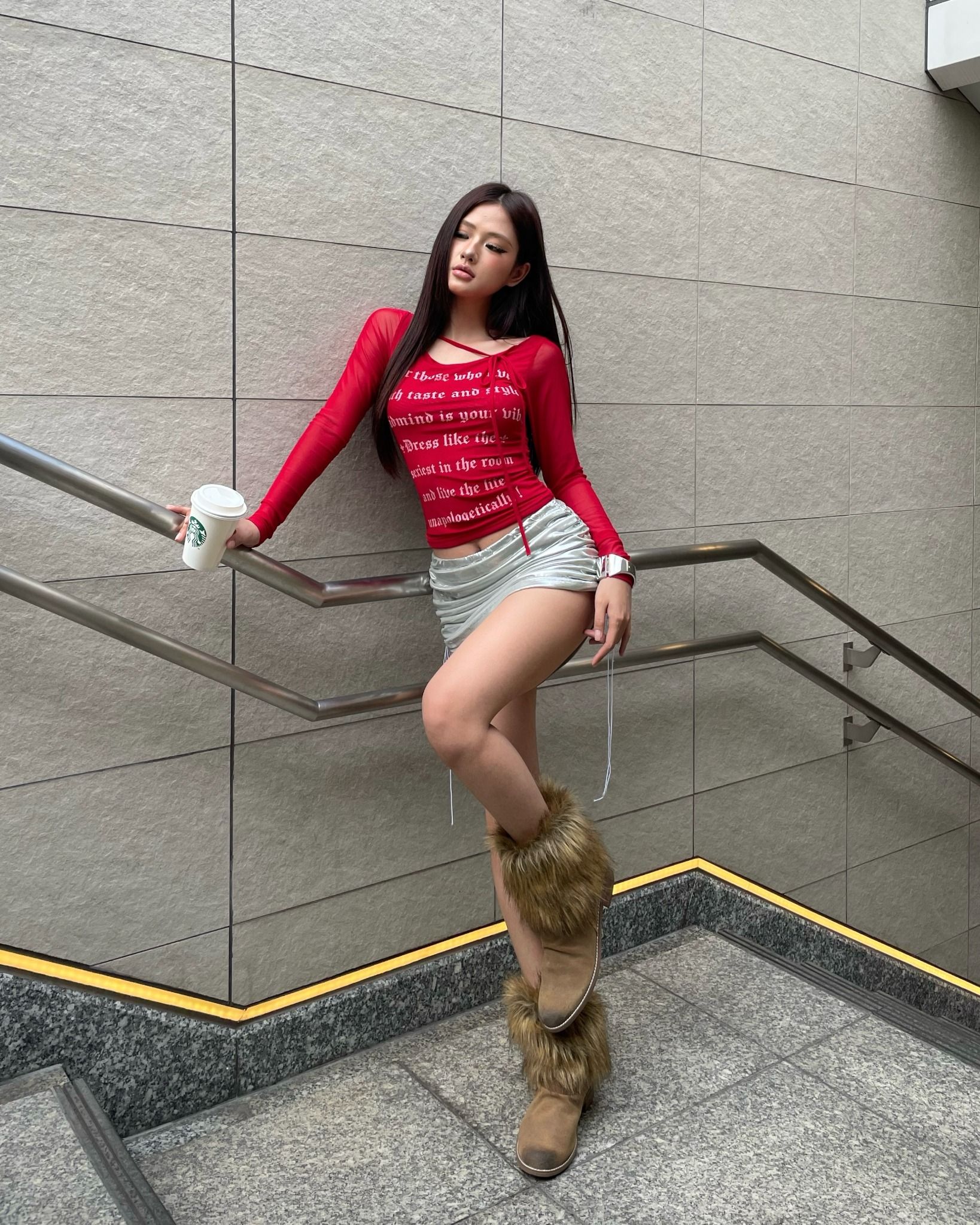  Áo Nữ Trễ Vai TASTY MADMIND - Màu Đỏ 