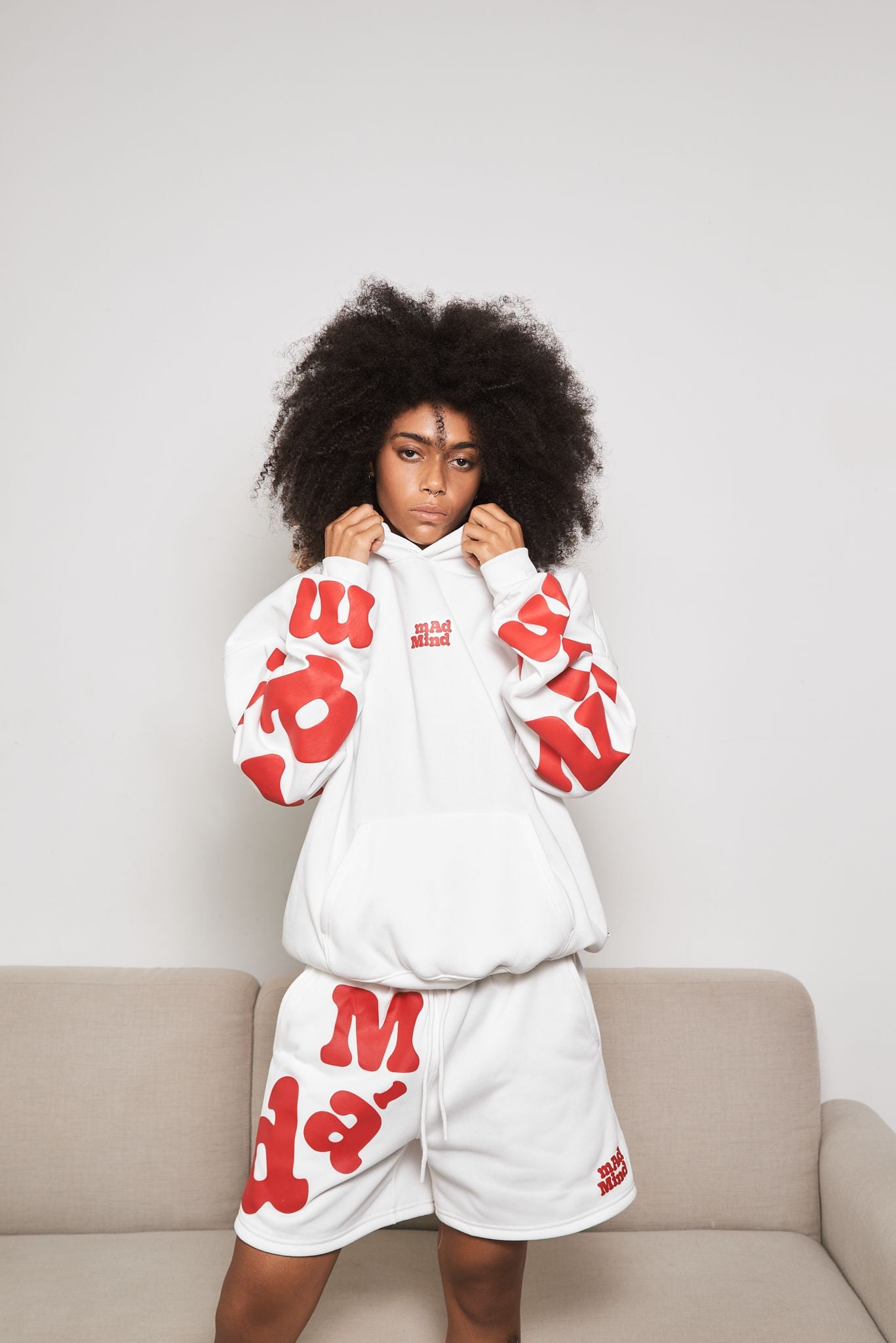  Áo Hoodie Tay Dài Bubblegum In Nổi Madmind -  Màu Trắng 