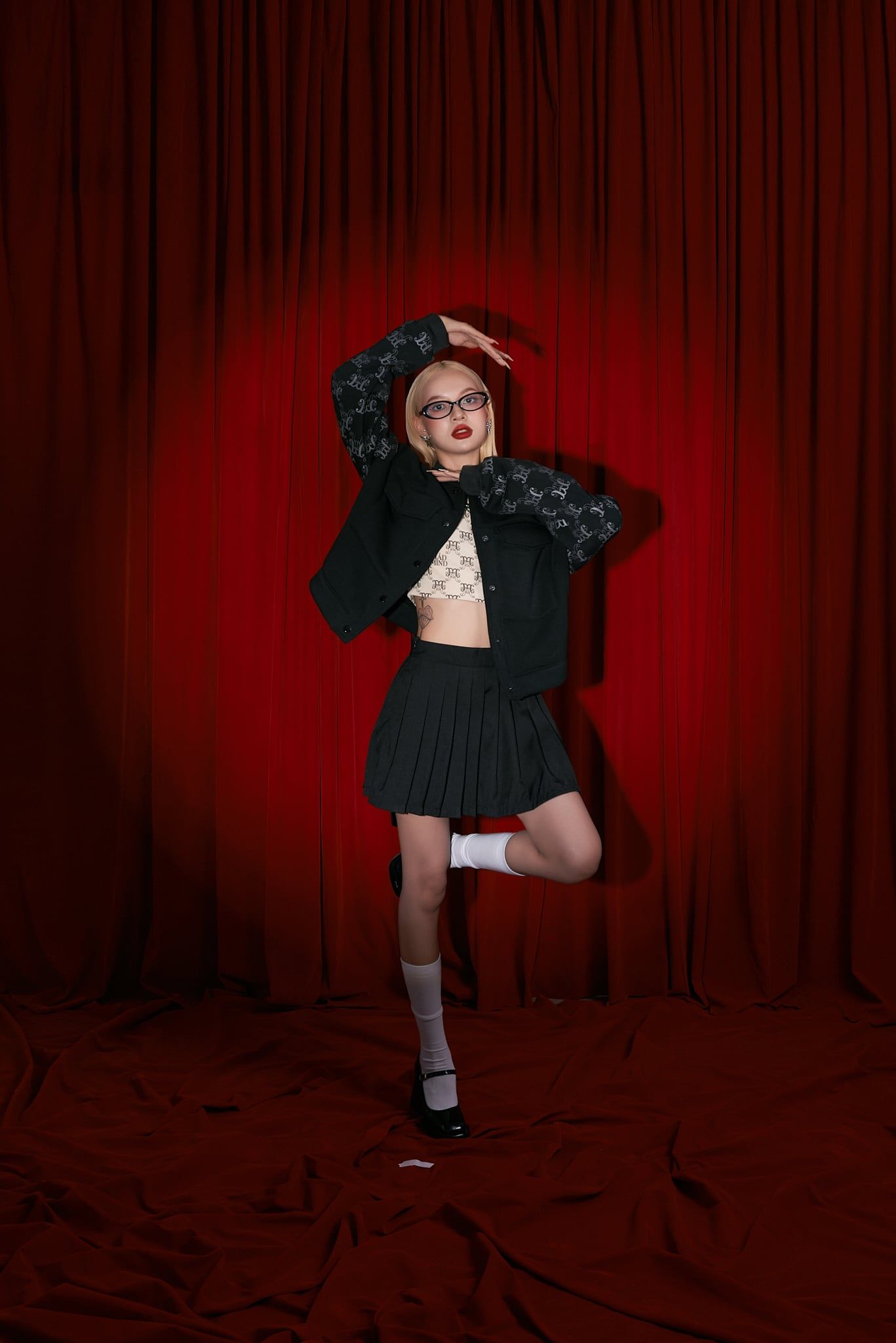  Áo Khoác Bomber Cozy Monogram Tay Dài Madmind - Đen 