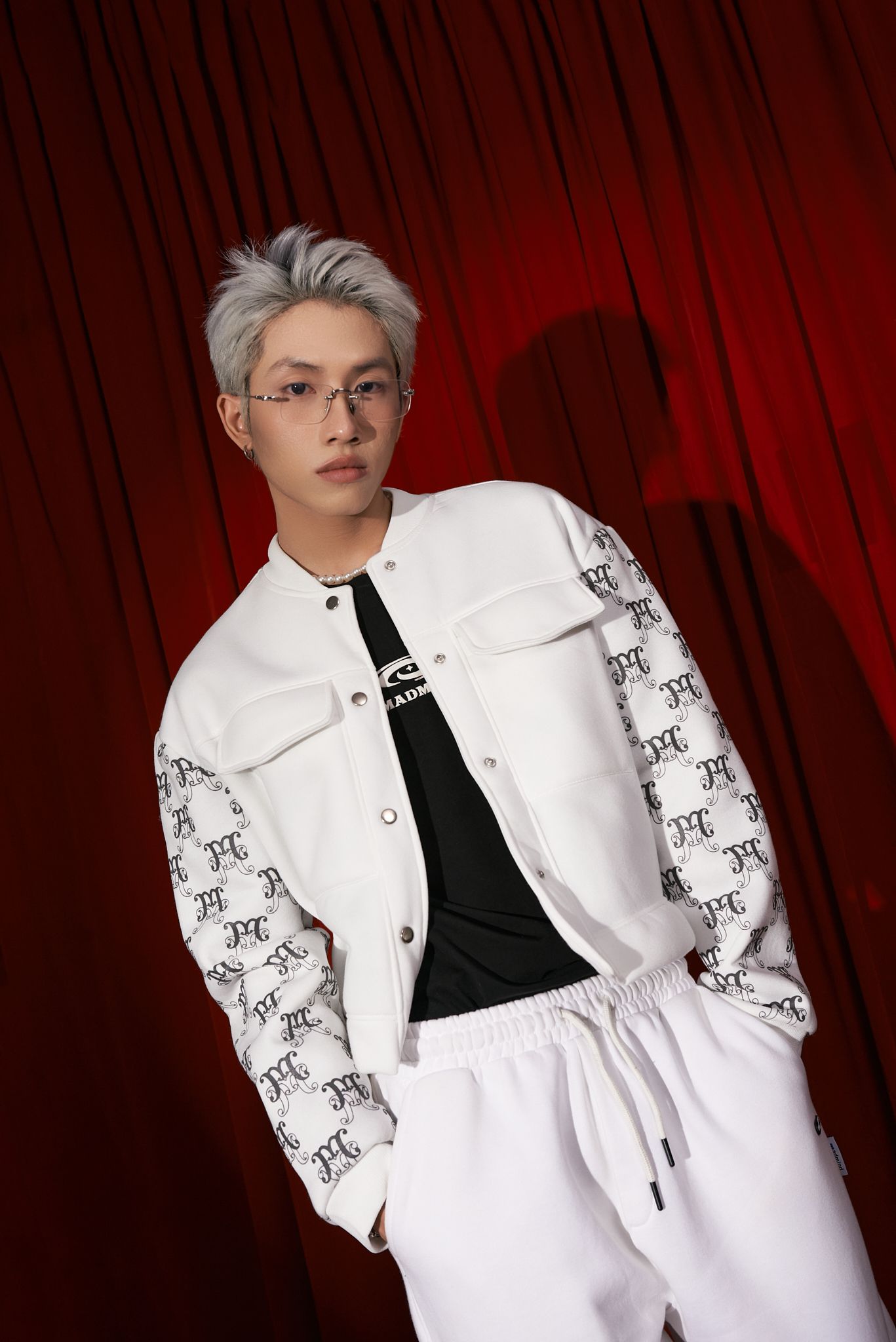  Áo Khoác Bomber Cozy Monogram Tay Dài Madmind - Trắng 