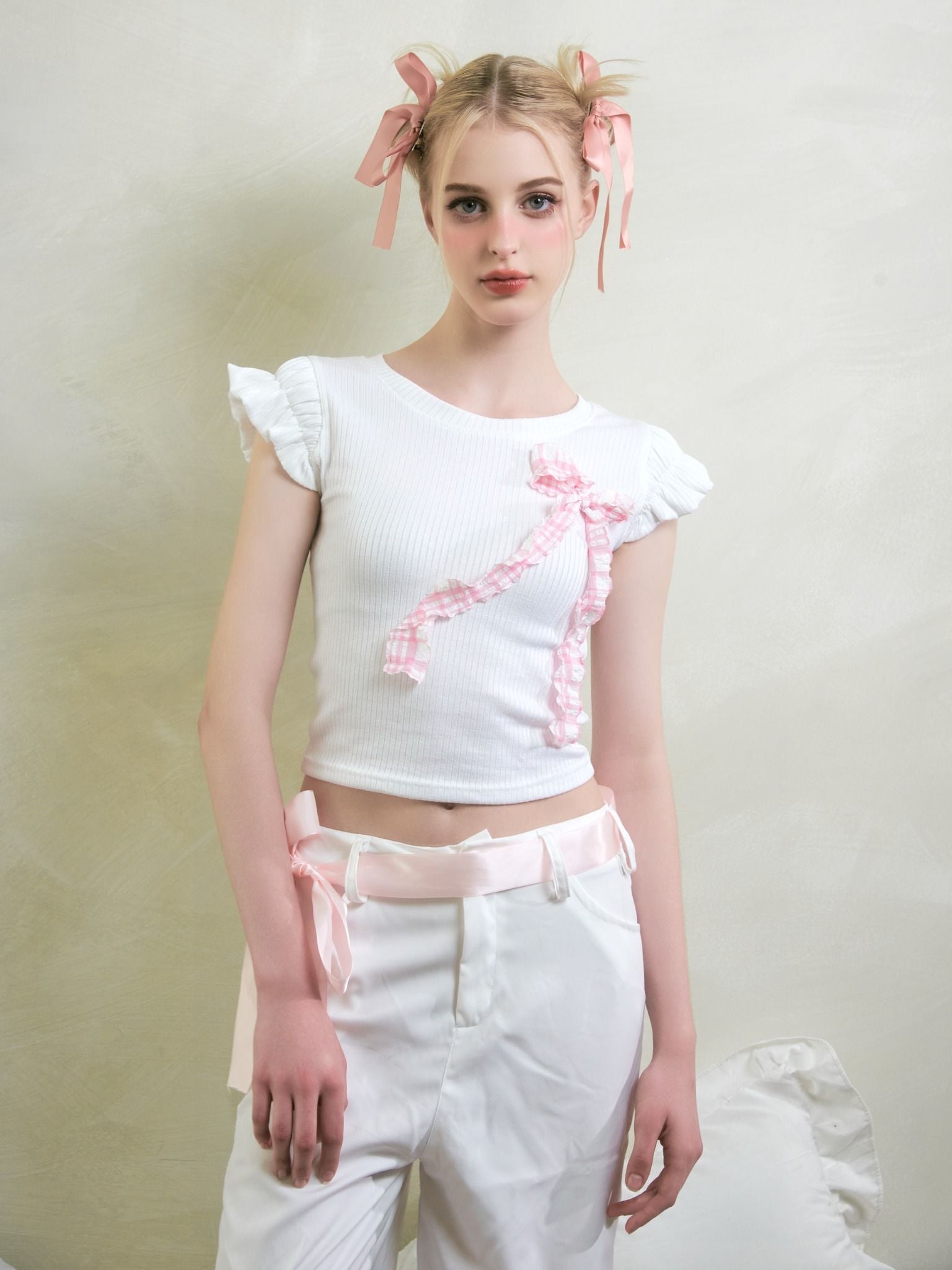  Áo Thun Nữ Form Ôm Body Tay Bèo Họa Tiết Gắn Nơ Cloudy Top MADMIND - Màu Trắng 