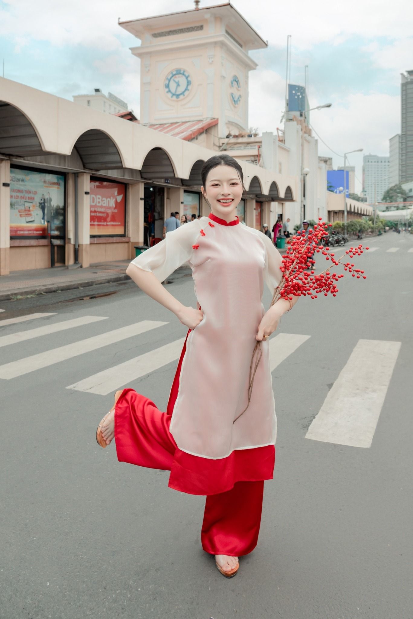  Áo Dài Cách Tân Nữ Yên Hoa MADMIND - Màu Đỏ 