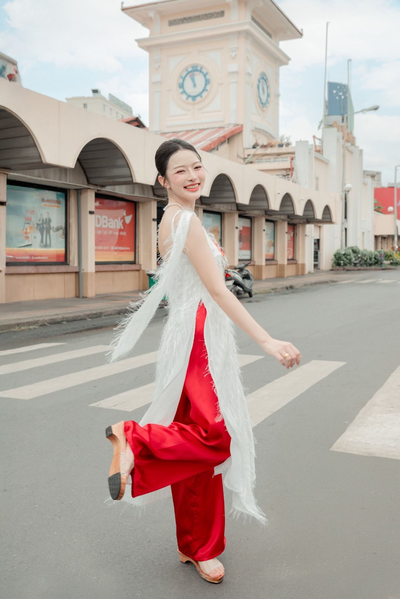  Quần Áo Dài Nữ MADMIND - Màu Đỏ 