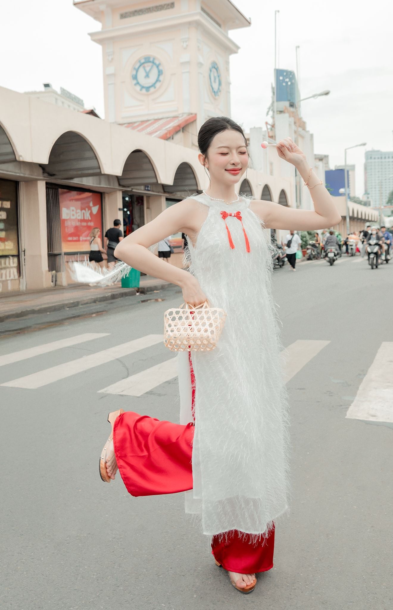  Quần Áo Dài Nữ MADMIND - Màu Đỏ 