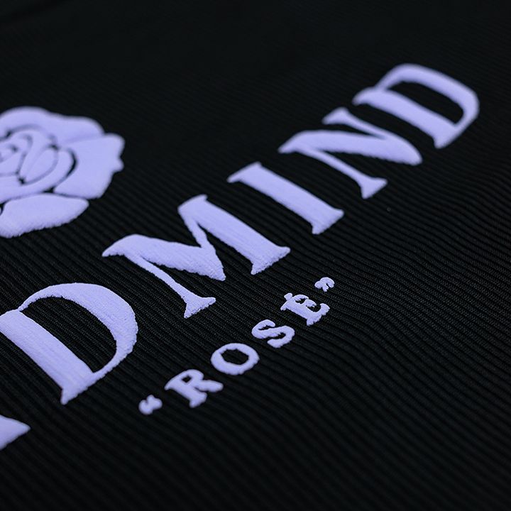  Áo Thun Ôm Body In Nổi Hoa Rosé Madmind - Màu Đen 