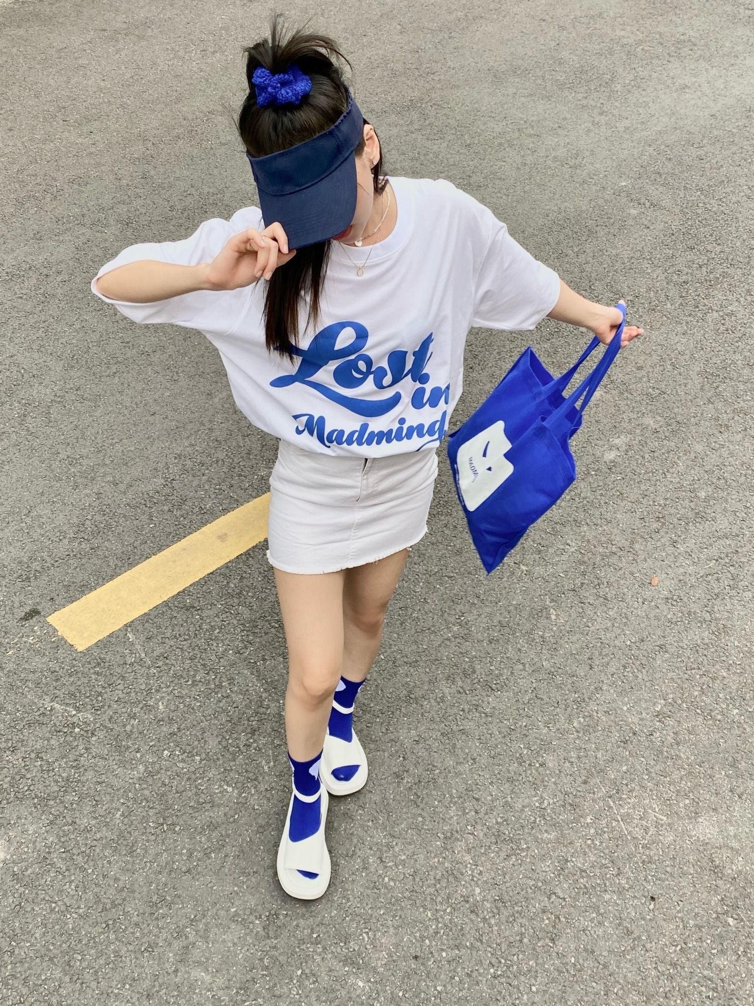  Áo Thun Lost In Madmind Màu Trắng 