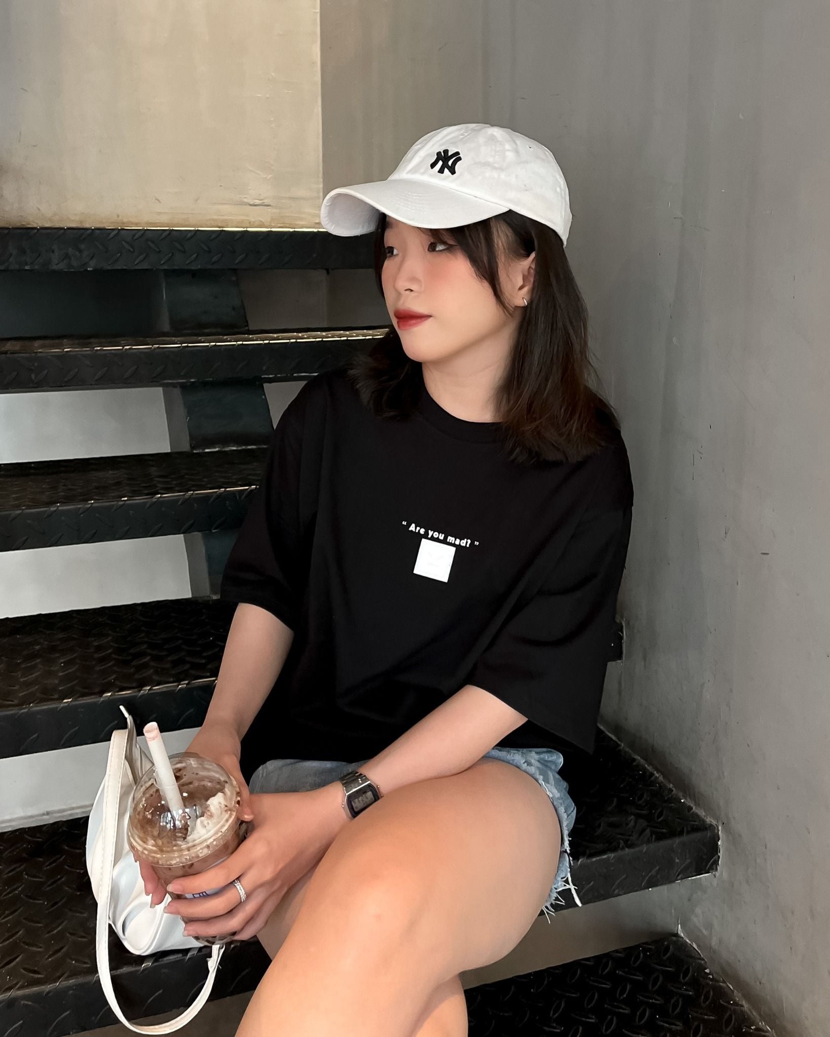  Áo Thun Are U Mad Madmind Màu Đen 