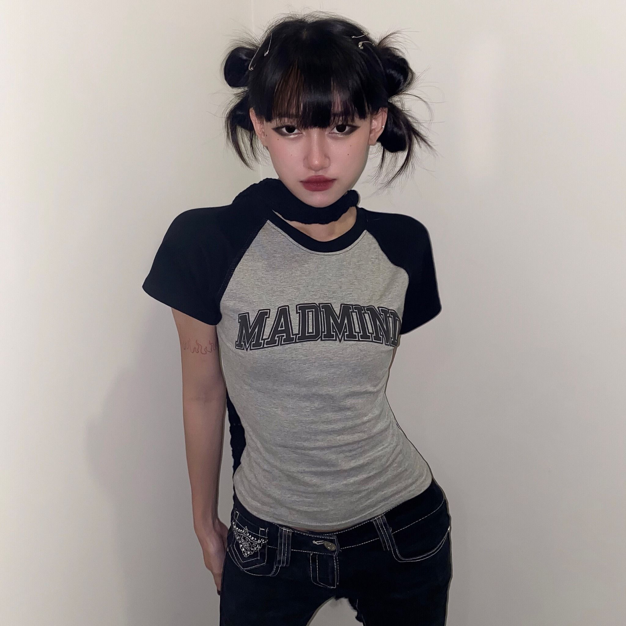  Áo Thun Nữ Cotton Raglan Logo Madmind Form Ôm Body Màu Xám Phối Tay Đen 