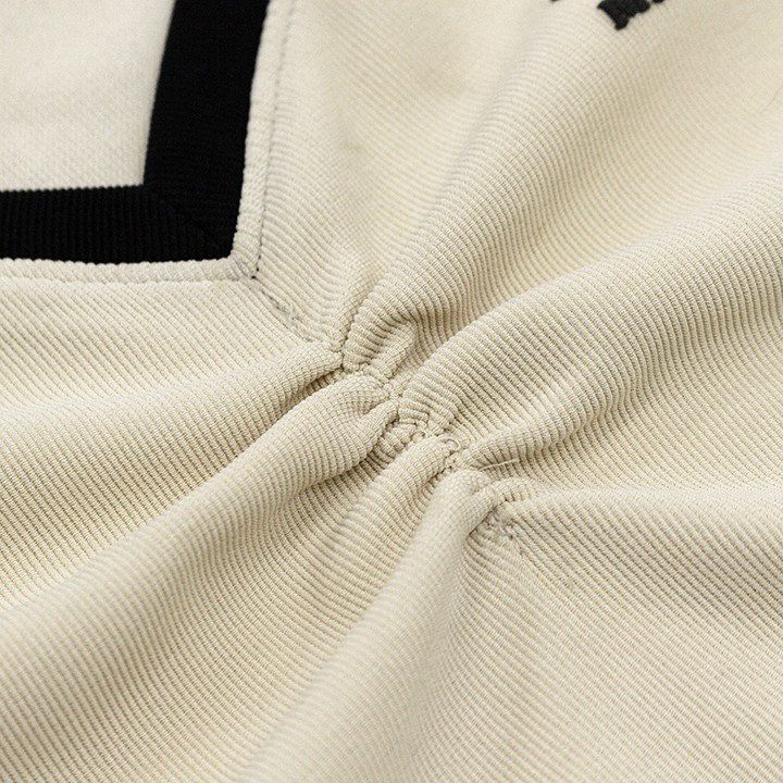  Áo Cổ Tim Trễ Vai Croptop, In Nổi Creamy Off Shoulder Croptop Madmind - Màu Be 