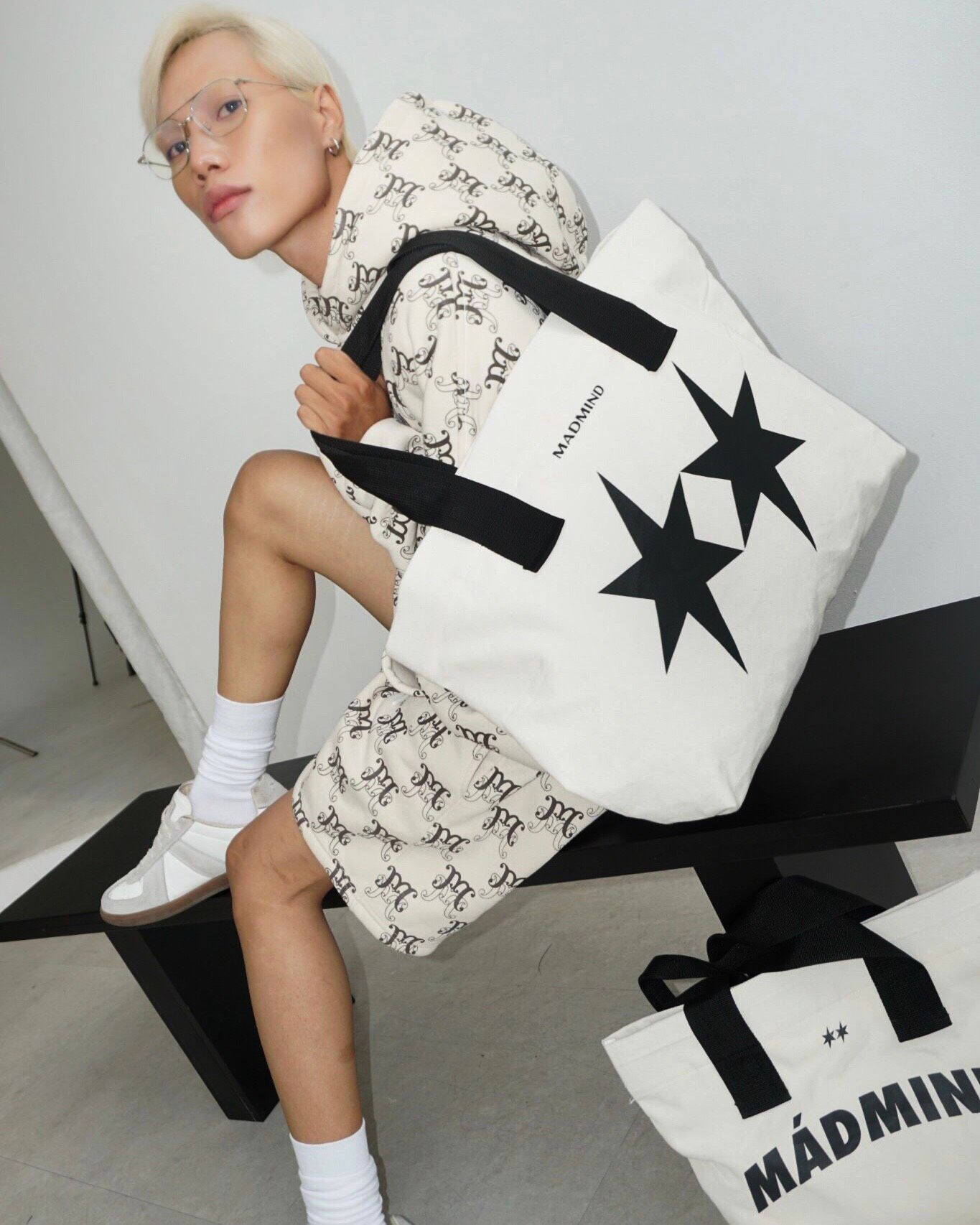  Túi Tote Có Dây Kéo Vải Bố Madmind Tote Bag Canvas - Màu Be 