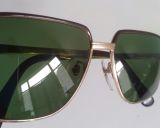  Kính râm gọng titanium màu vàng tây Charmant cổ điển nhiều năm tuổi. 