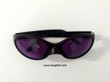  Kính râm màu đen tròng tím đậm File nhiều năm tuổi (Made in Italy). 