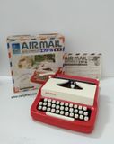  Máy đánh chữ màu đỏ trắng AIR MAIL nhiều năm tuổi của Nhật. 