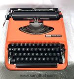  Máy đánh chữ Brother màu da cam hiếm gặp, xứng đáng trong bộ sưu tập. 