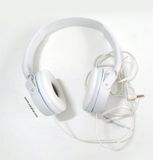  Tai nghe Sony màu trắng chuẩn xịn, nghe gọi tốt. Độ mới 90%, đệm tai em mềm mại sử dụng lâu không bị đau mỏi tai. 