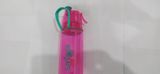  Bình nước Smiggle 550ml. Bình có chế độ uống và chế độ phun sương rất tiện để làm mát. 